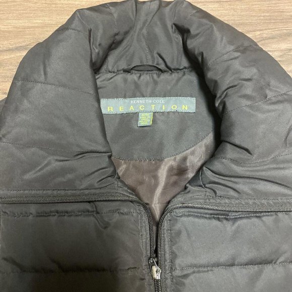 Kenneth Cole Reaction Down Puffer Vest Womens SZ M Zippered Front Pockets - Picture 2 of 3